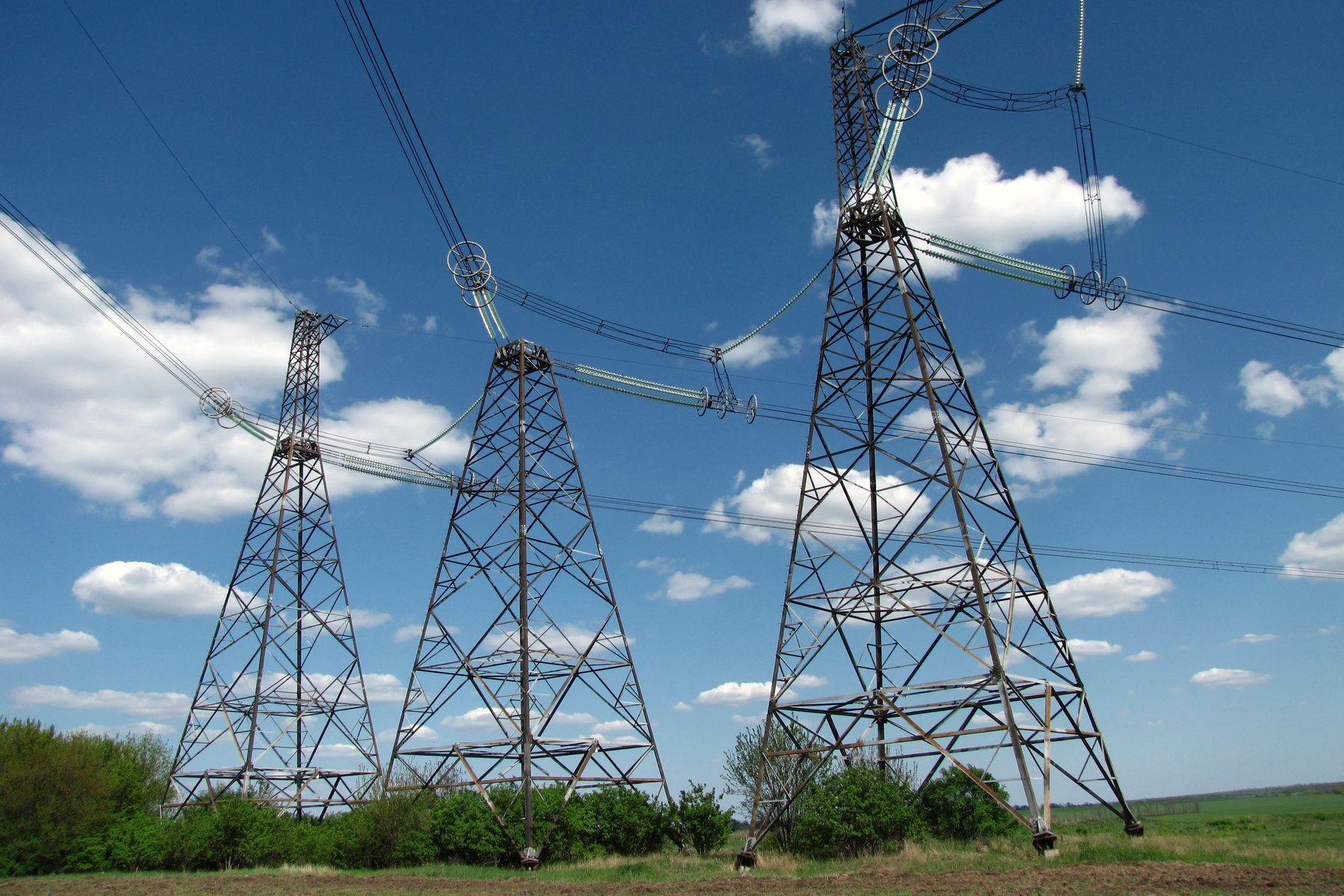Pylônes d’une ligne électrique à haute tension
