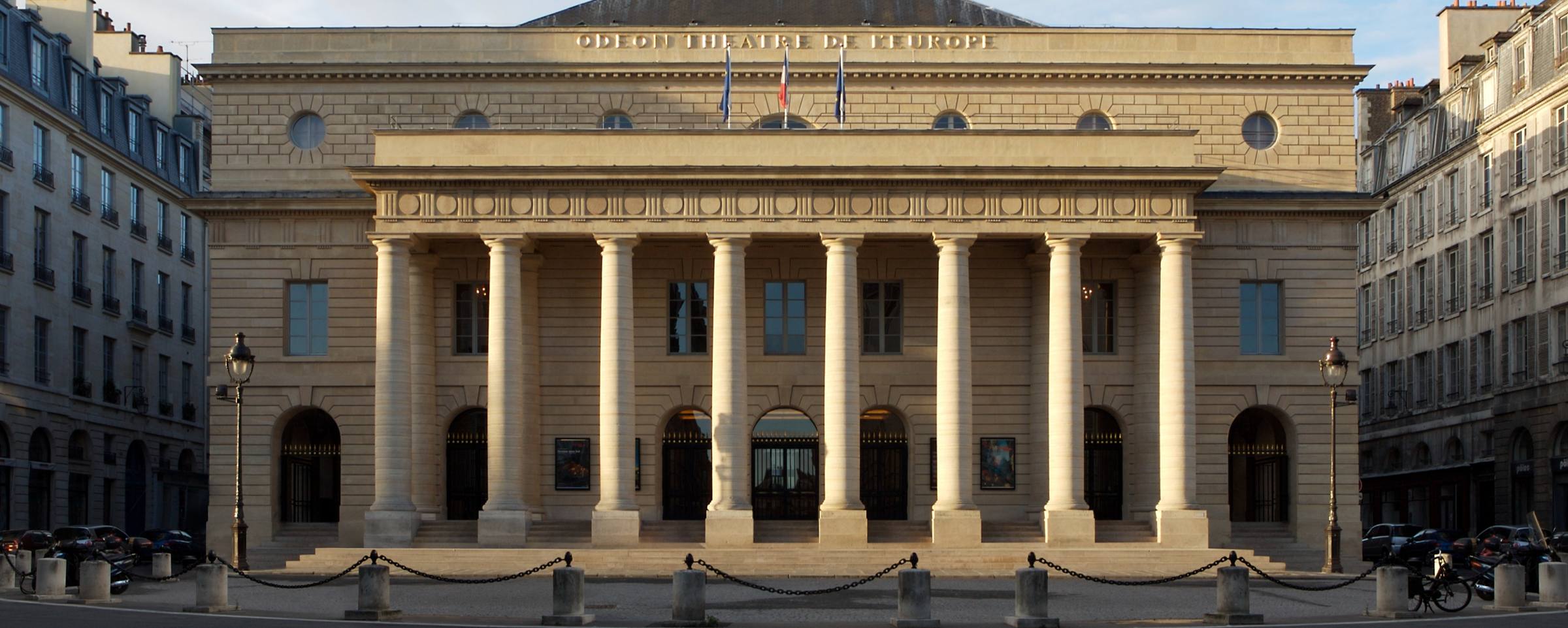 Le théâtre de l’Odéon, à quelques rues du cabinet